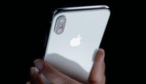 KGI : آبل ستطلق هاتفين بشاشة OLED العام القادم KGI : آبل ستطلق هاتفين بشاشة OLED العام القادم