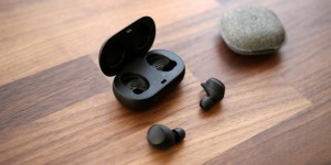 علامة تجارية من سامسونج لسماعة باسم Samsung Buds علامة تجارية من سامسونج لسماعة باسم Samsung Buds